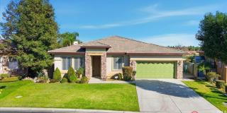 Spacious 4BD/2.5BA + Office Home in Bakersfield's 93312 – Garage & Full Kitchen Package! Gallery 1