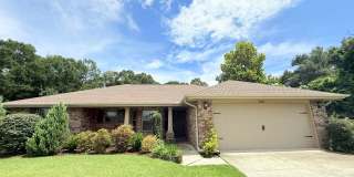 Beautiful 3 Bed/2 Bath Home Gallery 1