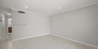 5450 Hollywood Blvd Gallery 7