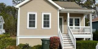 Charming 3 Bedroom, 2 Bath Home in the Heart of Manteo! Gallery 1