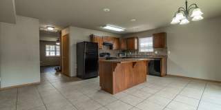 4 Bedroom 2.5 Bath Townhome near Centennial Park! Gallery 12
