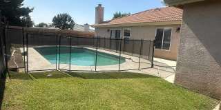 Spacious 3BD/2.5BA Home in Bakersfield's 93311 — HOA Community, Pool, Fireplace, Garage & Small Pets Welcome! Gallery 20
