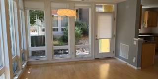 ***1,000 Off 1st Month rent if Lease signed by 9/1*** Light filled 3BD/3BA townhome Gallery 1