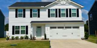 Like New 4 Bedroom + Office, Home in Christiana *Fenced Backyard* Gallery 1