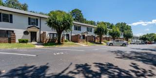 Smoky Crossing Apartment Homes Gallery 9