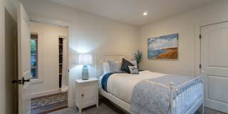 Forest Avenue Hideaway Gallery 42