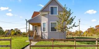 1973 E Grand Unit A Boulevard Gallery 1