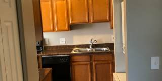 Top Unit Available! 2 Bed 1 Bath Condo Gallery 7