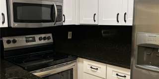 10027 Winding Lake Rd Gallery 1