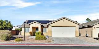 3 Bedroom with Pool in Gated Lynbrook Gallery 1