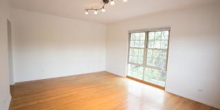 5528 S. Cornell Avenue Gallery 18