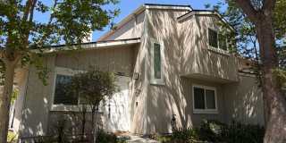 Remodeled 3 bedroom 2 1/2 bath townhome! Gallery 1