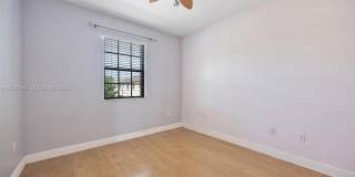 3728 NE 3rd Ct Gallery 14