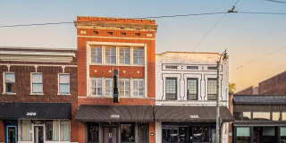 Completely Renovated Downtown Memphis Loft with Rooftop Skyline Views. Gallery 1