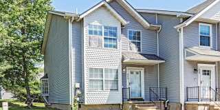 2 bedroom, 2.5 bath end unit townhome in Newark Gallery 1