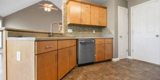 Pet Friendly Three Bedroom! Gallery 6