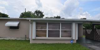 Fully Furnished Seasonal Unit in Jensen Beach Florida Gallery 1
