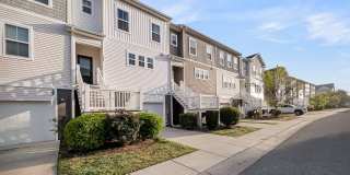 FIRST MONTHS RENT FREE WITH SIGNED 2 YEAR LEASE Gallery 3