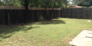 Huge 4 Bedroom/2 Bath/2 Living Room House close to TTU - Available AUGUST Gallery 50