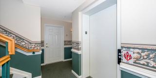 Excellent Elevator Condo for Lease Gallery 3