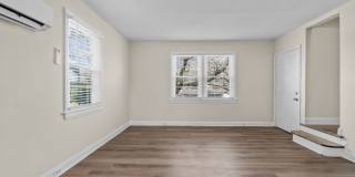 Spacious 1 Bedroom Duplex in Trinity Park, blocks from Duke! - Renovated & Pet Friendly Gallery 5