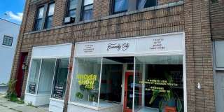 725 Warren Street Gallery 12