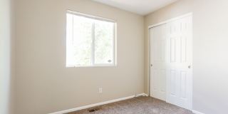 Charming 3bd/2ba Single-Level Home with Spacious Yard - FREE iPad or 55” TV if moved in by 5/15! Gallery 13