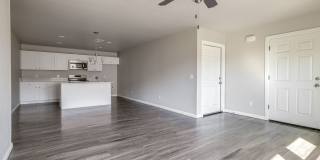 Pet-Friendly 3-Bed Home – Move-In Ready with Garage Gallery 10