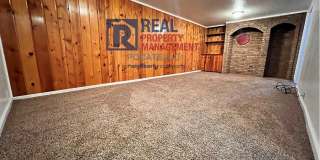 4 bedroom 2 bath - 1 Car Detached Garage - Small dog negotiable Gallery 17