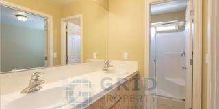 Spacious 3 Bedroom, 2.5 Bath Townhome Available in Hillsboro - 2 Car Garage! Spacious 3 Bedroom, 2.5 Bath Townhome Available in Hillsboro - 2 Car Garage! Gallery 20
