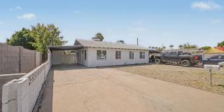 Beautifully Remodeled - Modern Duplex Gallery 3