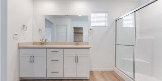 6217 Seastrand Street Gallery 21