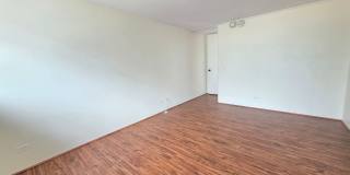 AVAILABLE NOW! Spacious and bright 2 bed, 2 bath, 1 parking unit on Ward Ave Gallery 9