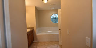 Single Family Home 4 Bedroom 2.5 Bath, 2 car garage for rent at 527 Bristol Cir, Kissimmee, FL 34758 Gallery 16