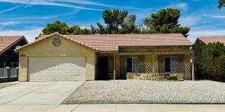 Adelanto Home- 3 Bedrooms, 2 Bathrooms, Laminate Floors, Large Back Yard Gallery 1