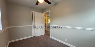 Charming 2-Bedroom Home with Spacious Yard Near Garfield Park, Available NOW! Gallery 12