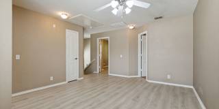 Two Bedroom Townhouse, Great Location! Gallery 15