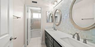 6 Petria Gallery 27
