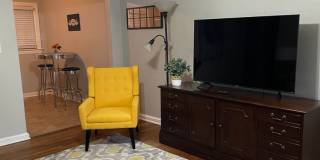 Charming 2 bedroom Duplex Gallery 6