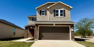 Modern Comfort Meets Style in Mariposa Manor Gallery 1