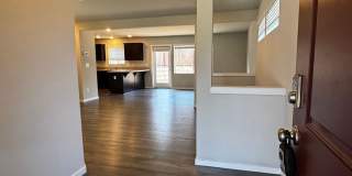 Wonderfully maintained Rainier Ridge Puyallup Home! Gallery 4