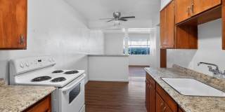 Charming 2BR Apartment in Fresno Gallery 7
