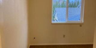 (SAM 4) 2793 S Cloverleaf Loop - 3 bdrm / 1.5 Bath Duplex Gallery 21
