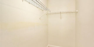 Room in 3 Bedroom Home at Tom Hunter Dr Gallery 21