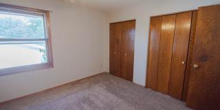NW Rochester Split-Level with Vaulted Ceilings & Detached 2-Car Garage Gallery 10