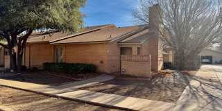 Spacious 2 Bedroom, 2.5 Bath Home with Bonus Room – Pets Considered Gallery 1