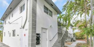 407 SE 9th Court Gallery 23