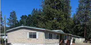 3 Bed 2 Bath - Shady Cove Gallery 1