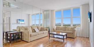 4747 Collins Ave Gallery 1