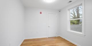 711 LAMBERTON Drive Gallery 37